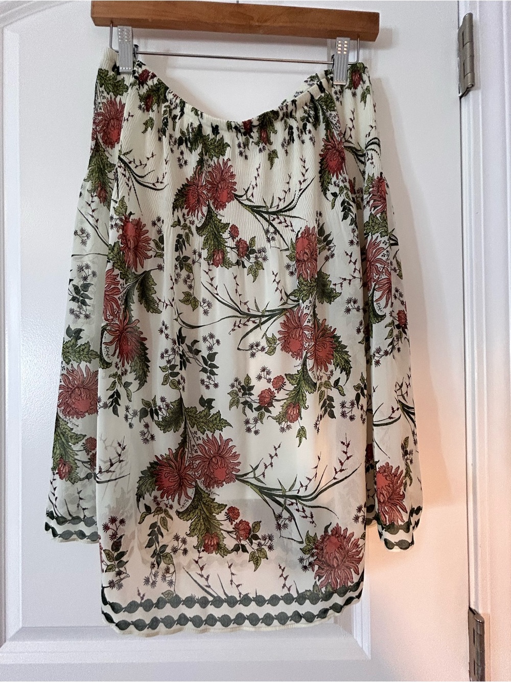 Max Studio Cream skirt with Floral Print